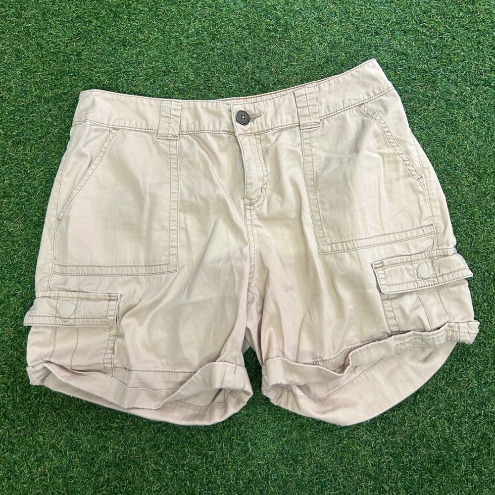 St Johns Bay Womens 8P Tan Cargo Shorts Khaki Utility Cuffed Casual Pockets
